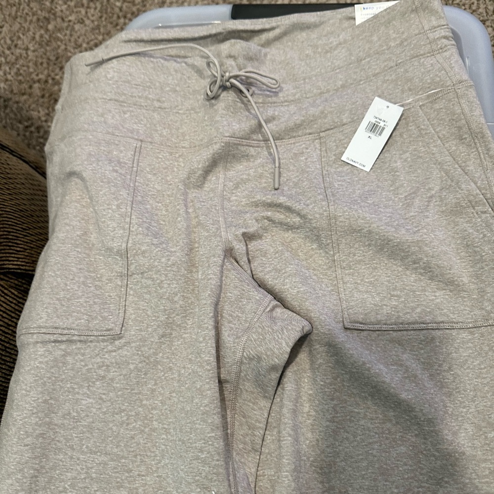 Old Navy leggings with pockets and drawstring size XL NWT